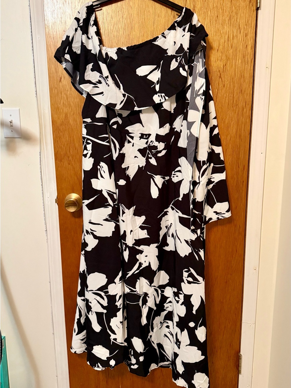 SHEIN Black & White One-Shoulder Floral Midi Dress with Ruffle